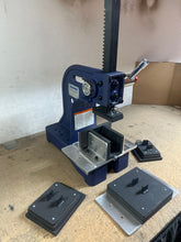 2 Ton Adjustable Press with 4 Graphite Plate Sets